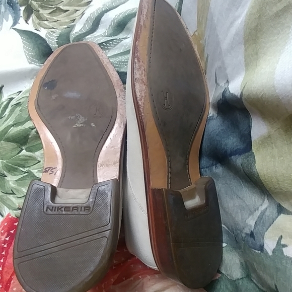 COLE Haan - Picture 4 of 6